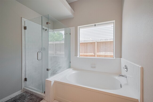 Building Photo - 5814 N Magazine Cir