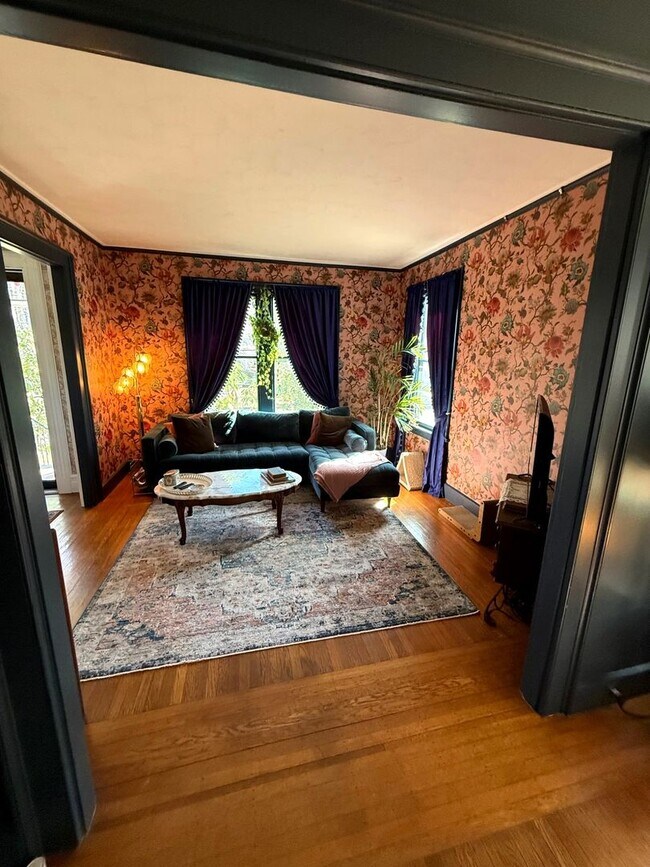 Building Photo - Tranquility on Oxford