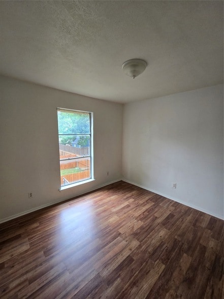 Building Photo - 2509 Birmingham Ave