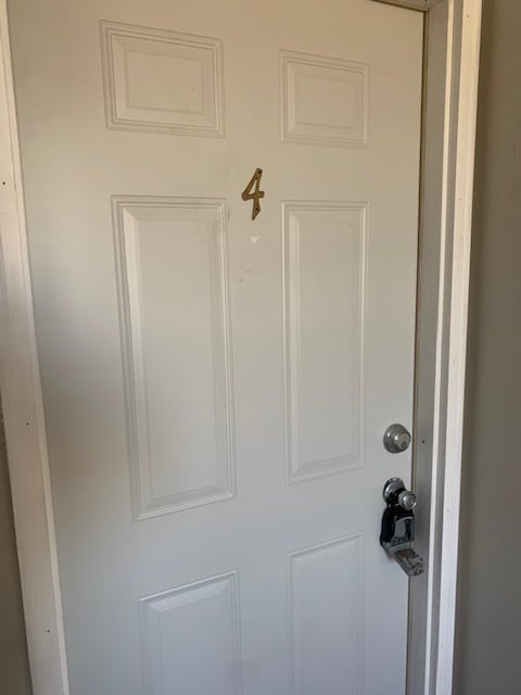 Building Photo - 39 Pine Dr