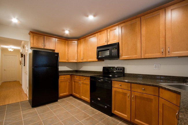 Building Photo - 120 Lexington Ct