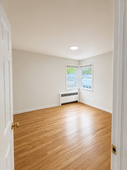 Building Photo - 512 Nassau Blvd