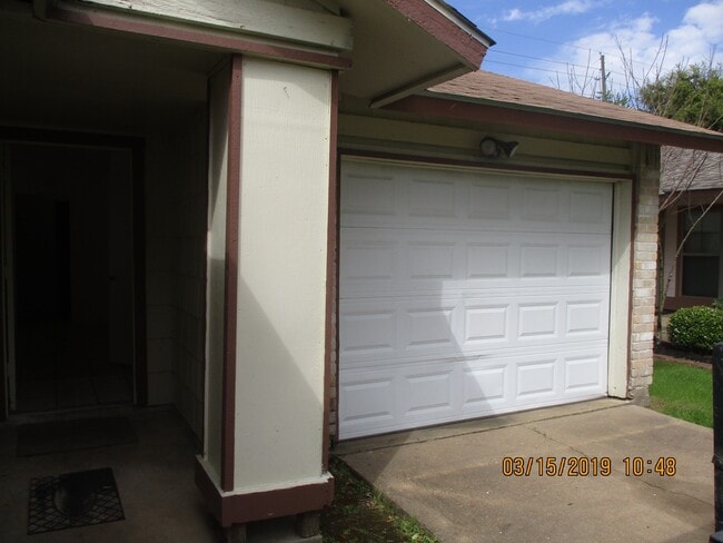 Building Photo - 6333 Northway Dr