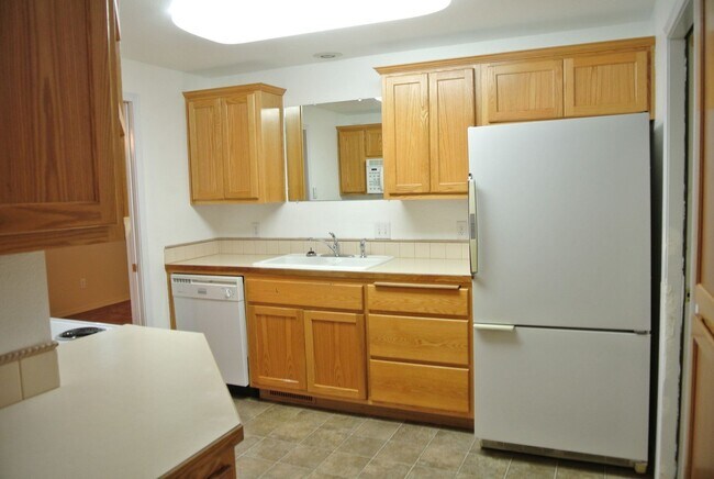 Building Photo - Spacious 4 bedroom 2 bath Home in North Al...