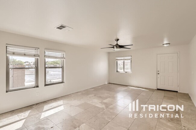 Building Photo - 11844 W Edgemont Ave