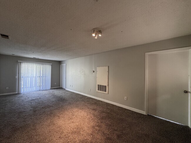 Building Photo - 303 Smith Level Rd