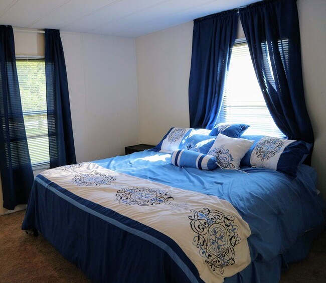 Building Photo - Fully Furnished Year-Round Rental in Lewes...