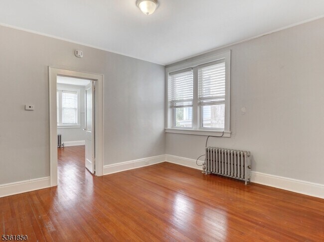 Building Photo - 69 Glenridge Ave