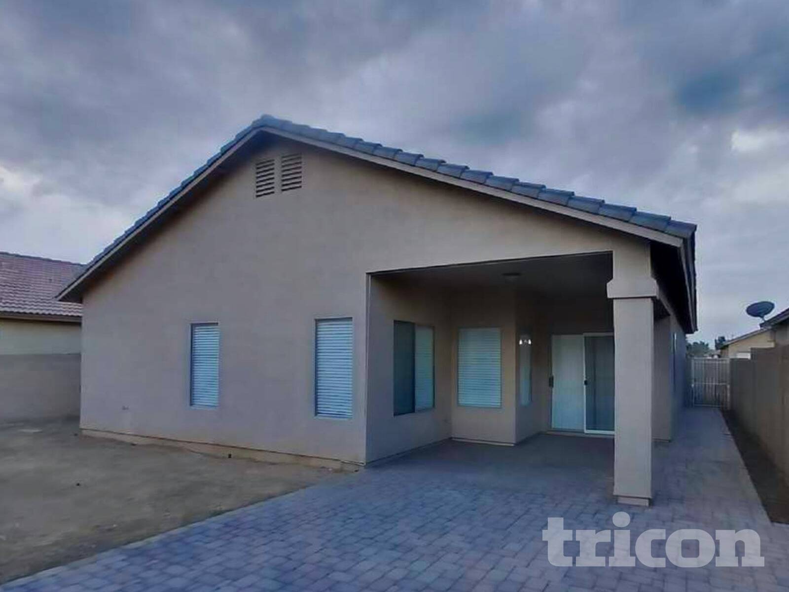 Building Photo - 13038 W Aster Dr