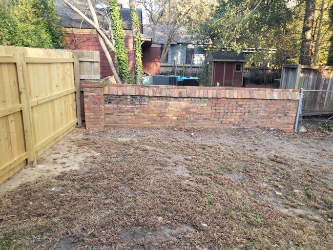 Building Photo - 1219 Hilltop Ave