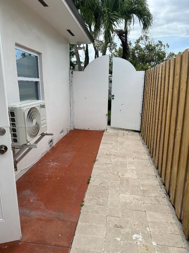 Building Photo - 11413 SW 129th Pl