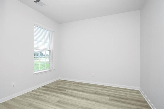 Building Photo - 460 Lone Rider Dr