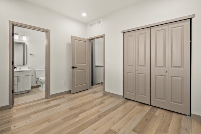 Building Photo - 1390 Pierce St