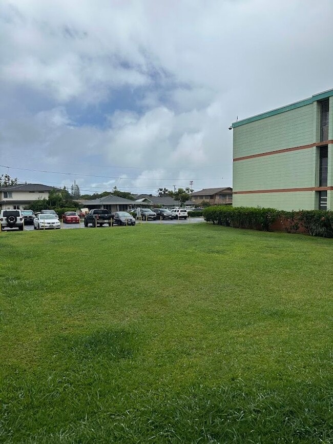Building Photo - Lalawai Hale 2 bedroom, 1 bath, 1 uncovere...