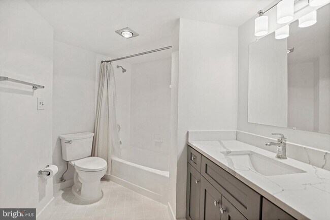 Building Photo - Gorgeous and Airy 1bd/1ba in Glover Park with parking and a balcony!