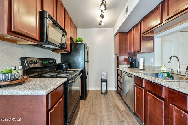 Building Photo - 3600 N Hayden Rd