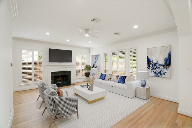 Building Photo - 4746 Post Oak Timber Dr