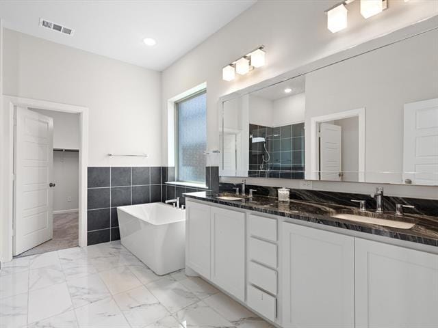 Building Photo - 2156 Domingo Dr