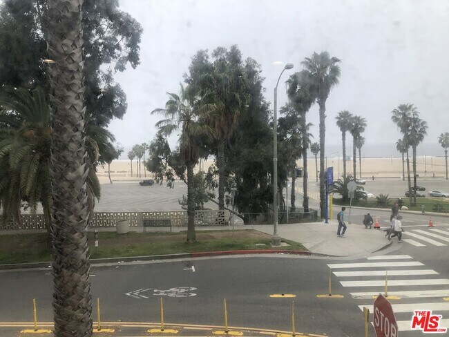 Building Photo - 2101 Ocean Ave