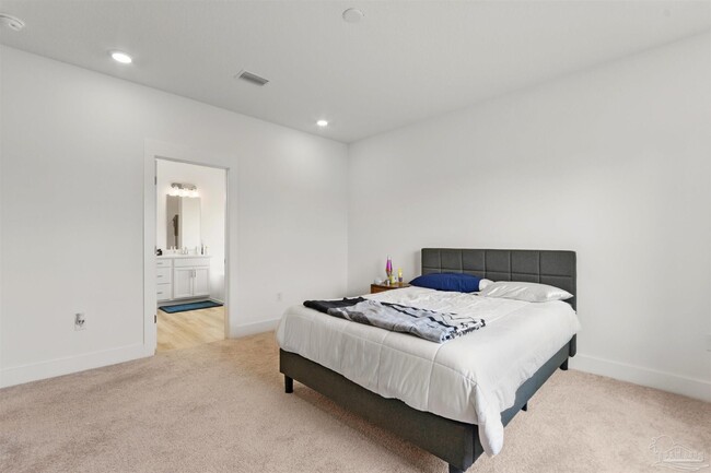 Building Photo - 6672 Paso Fino Dr