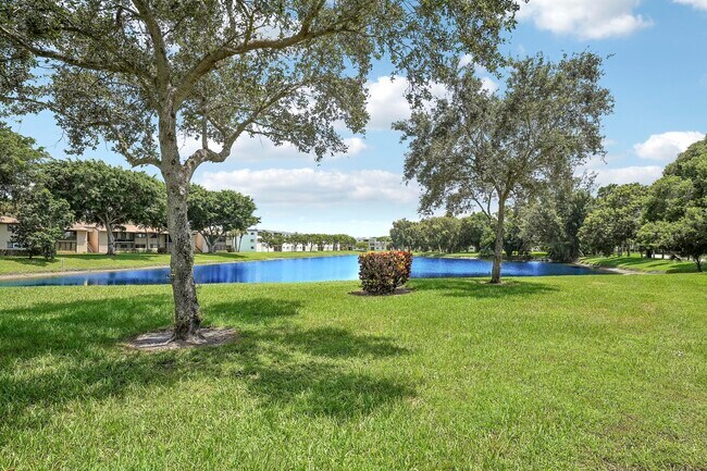 Building Photo - 15484 Lakes of Delray Blvd