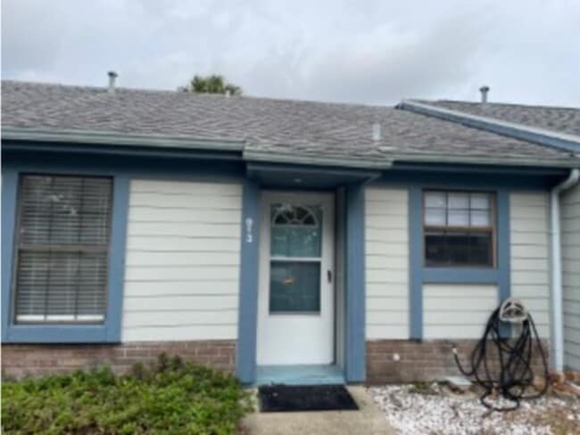 Building Photo - 2 Bed, 2 Bath, New Smyrna Beach Golf Cours...