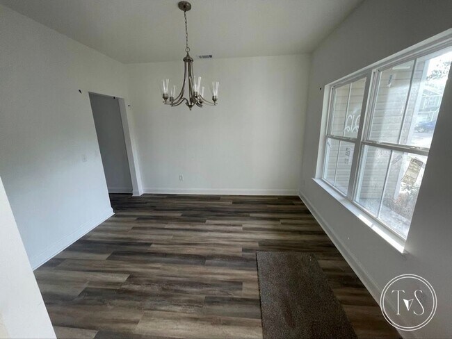 Building Photo - 167 Ironwood Dr