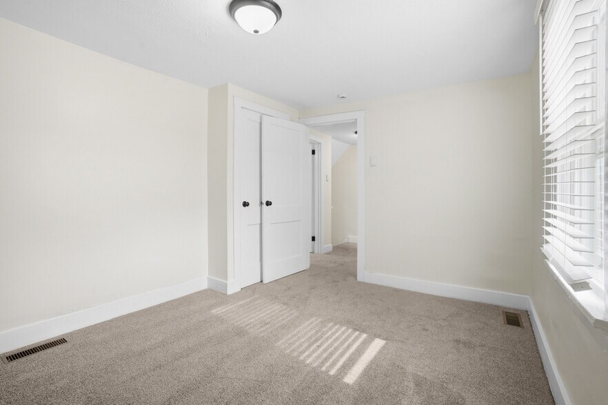 Building Photo - 437 5th St