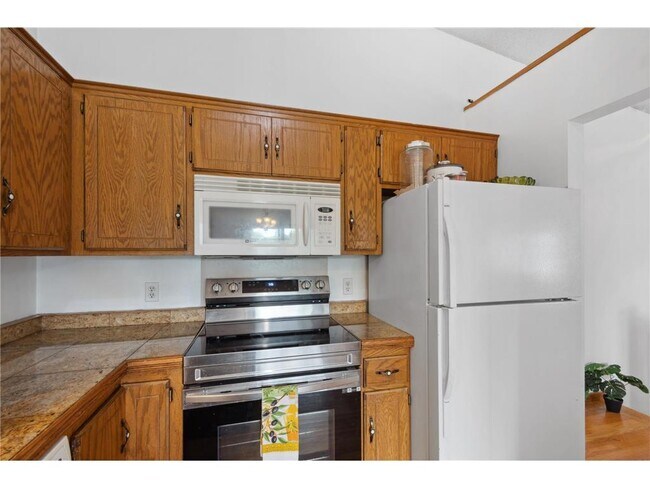 Building Photo - 14797 Lower Endicott Way