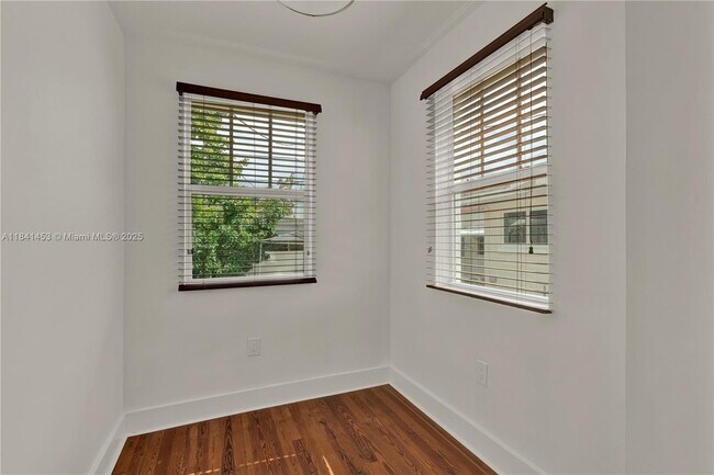 Building Photo - 1624 SW 11th Terrace
