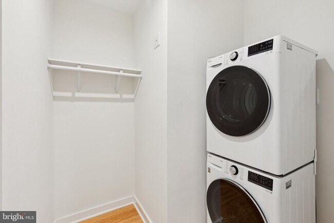 Building Photo - 1302 S 18th St