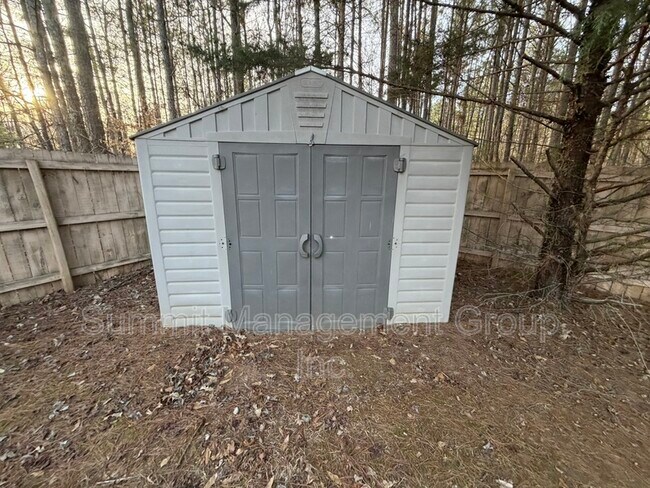 Building Photo - 155 Shadowbrook Trce