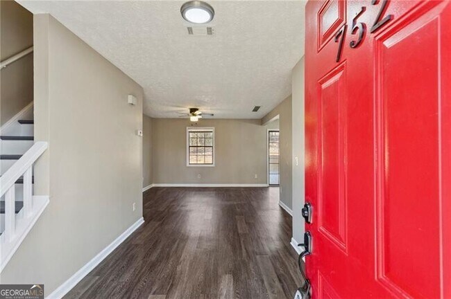 Building Photo - 752 Barnes Mill Trace NE