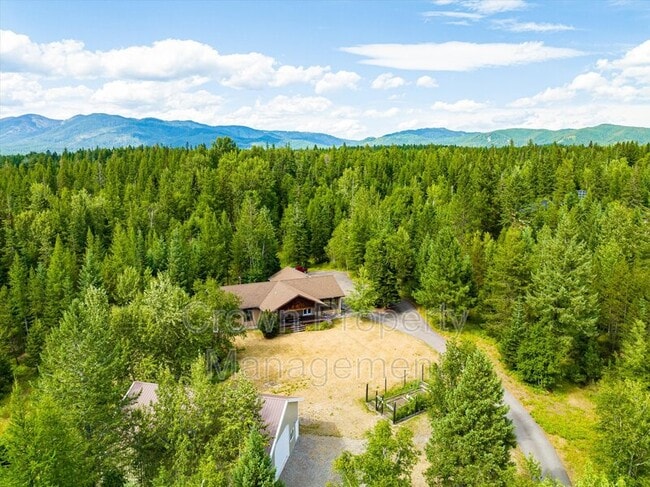 Building Photo - 2530 E Edgewood Dr
