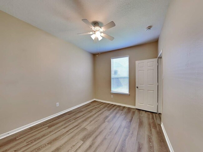 Building Photo - 12143 Landsdown Ridge Way