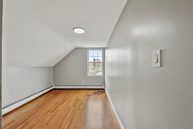 Building Photo - 515 Winthrop St