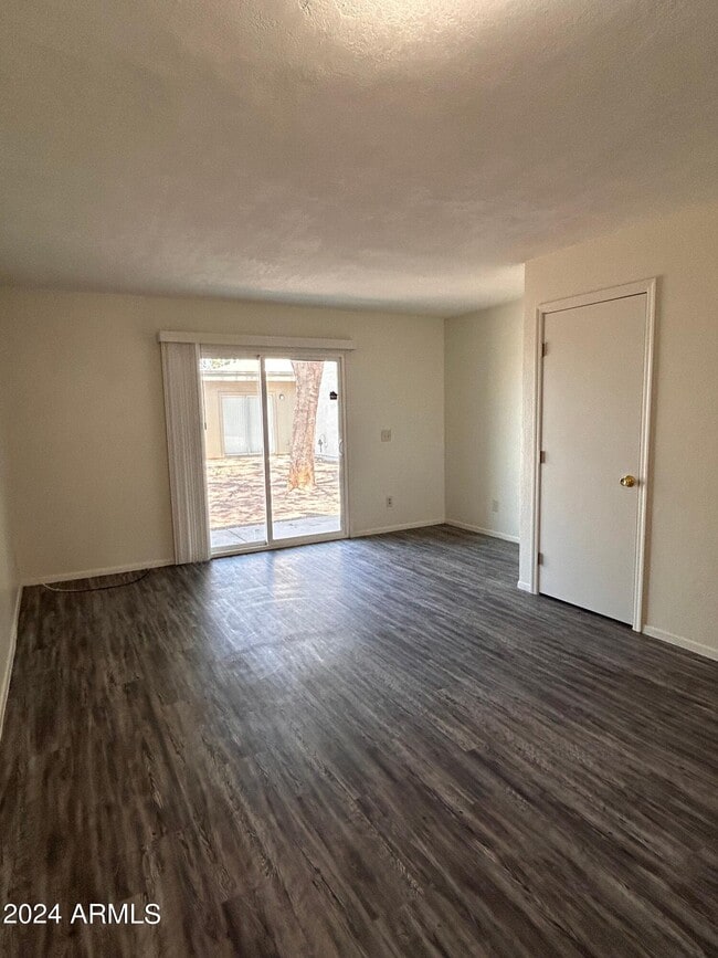 Building Photo - 2832 E Le Marche Ave