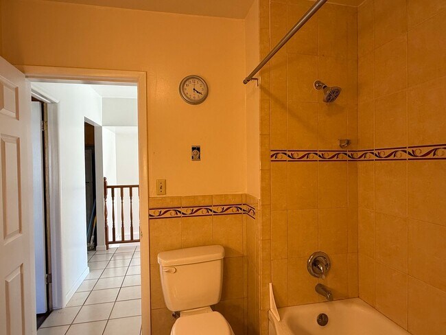 Building Photo - 5 Bedroom Home Available In Spokane Valley!