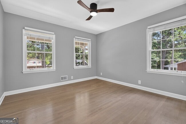 Building Photo - 4854 Springfield Dr