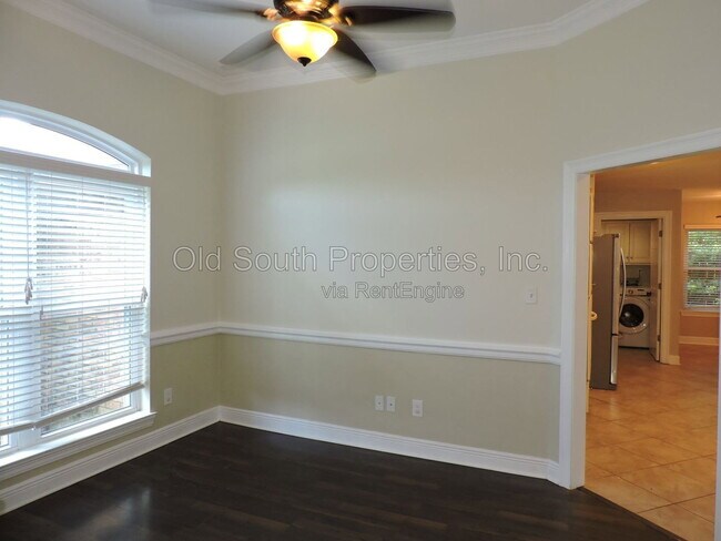 Building Photo - 5016 Challenger Way