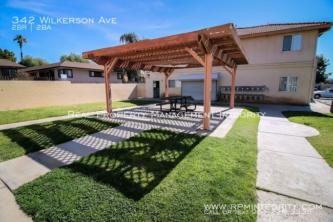 Building Photo - 2 bedroom 2 bath apartment in Perris