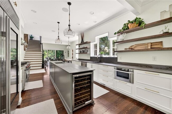 Building Photo - 3669 Cochise Dr SE
