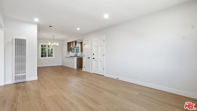Building Photo - 4030 Abourne Rd