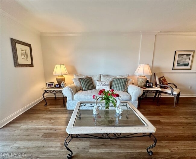 Building Photo - 555 Park Shore Dr