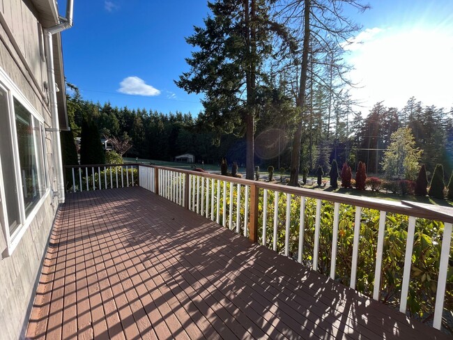 Building Photo - 2 Bed 2 Bath House with Breathtaking View ...