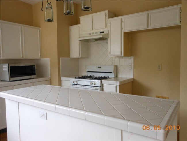 Building Photo - 1710 Foxfire Dr