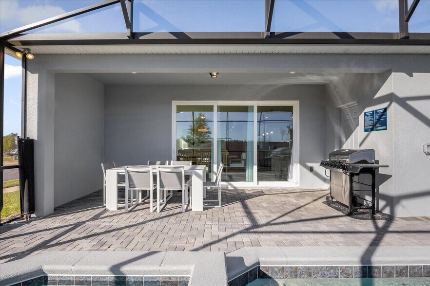 Building Photo - 16200 St Martin St