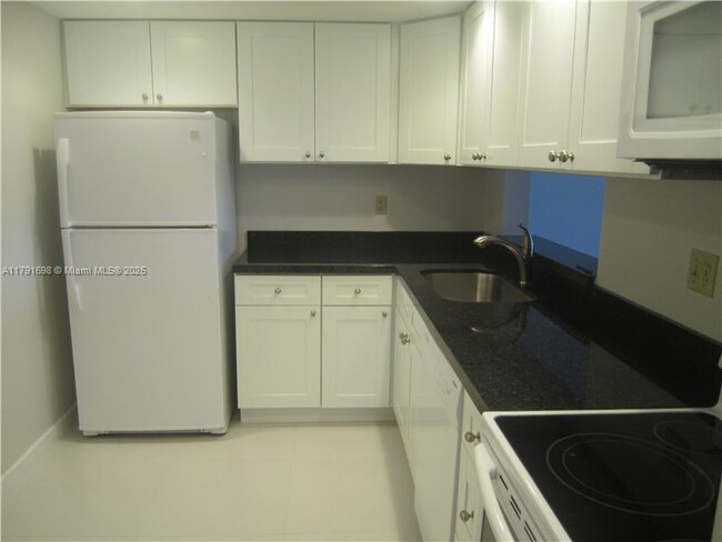 Building Photo - 8075 SW 107th Ave
