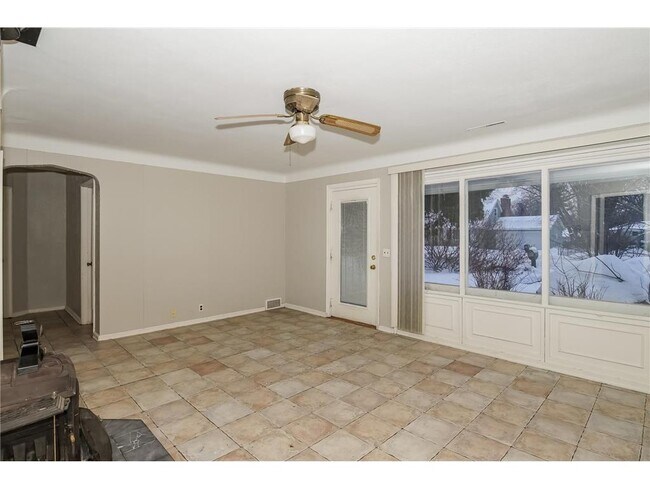 Building Photo - 1129 Skillman Ave W