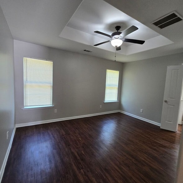 Building Photo - Two-Story Beauty in Olive Branch with Comp...